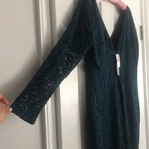 Le Chateau Dress size L - Picture 5 of 7